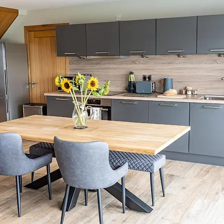 The Annexe, Luxury Property With Hot Tub At Pitilie Pods Aberfeldy Exterior photo